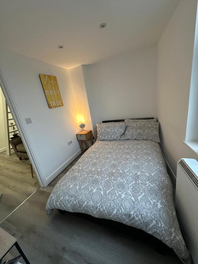 Central Colwyn Bay F1 Экстерьер фото